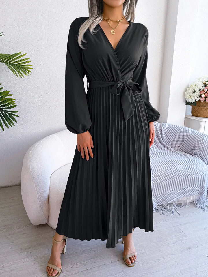 Mercedes - Elegant Long Sleeve Pleated Maxi Dress